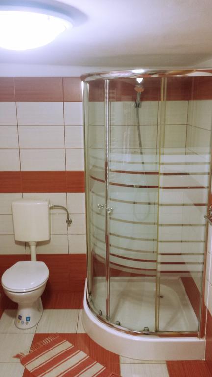 Virag Apartmanhaz Sopron Buitenkant foto