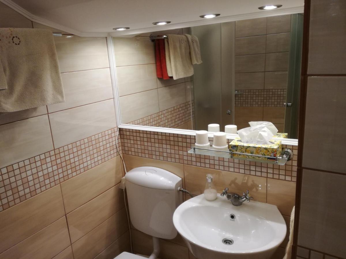 Virag Apartmanhaz Sopron Buitenkant foto