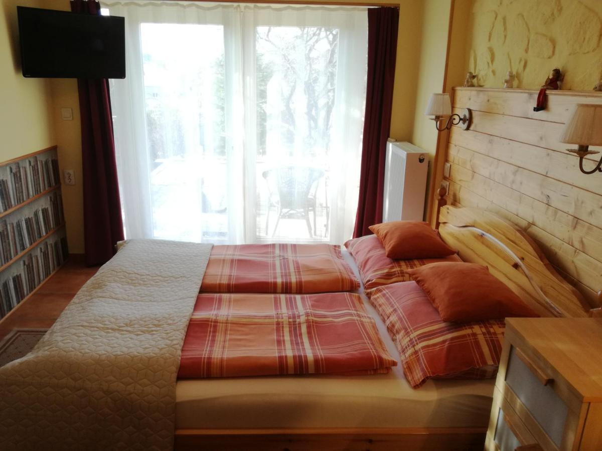 Virag Apartmanhaz Sopron Buitenkant foto