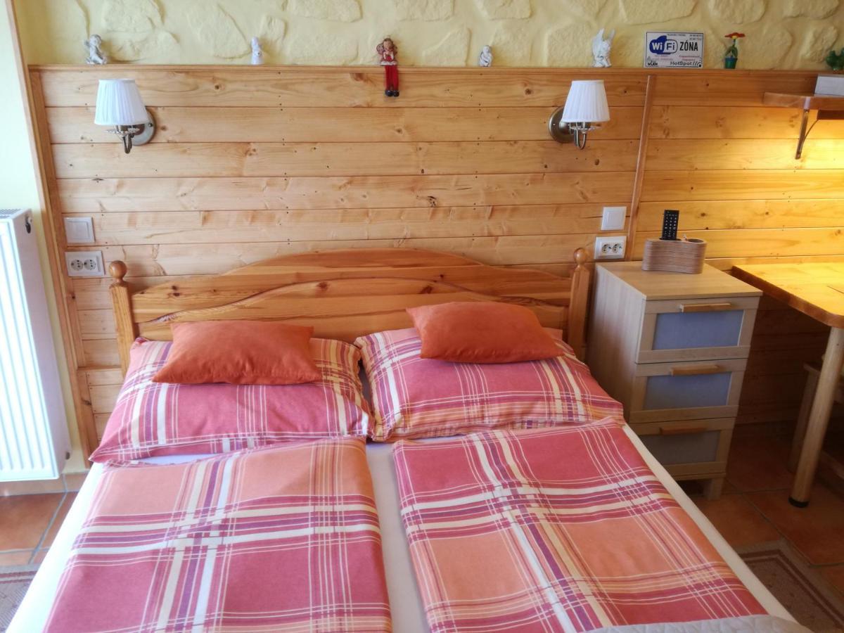 Virag Apartmanhaz Sopron Buitenkant foto